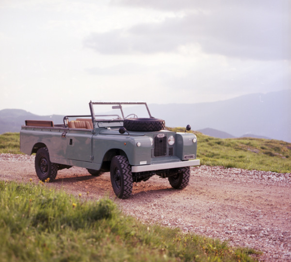 Land Rover 109 serie 2 by Valpogarage sulla Translessinia: Le strade più belle d'Italia